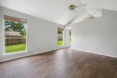 Bedroom / flex room