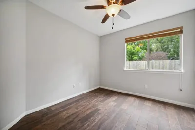 Bedroom / flex room