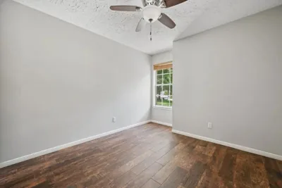 Bedroom / flex room